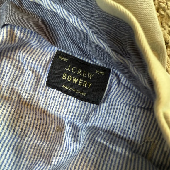 J. Crew Men's Chinos in khaki - Picture 3 of 4